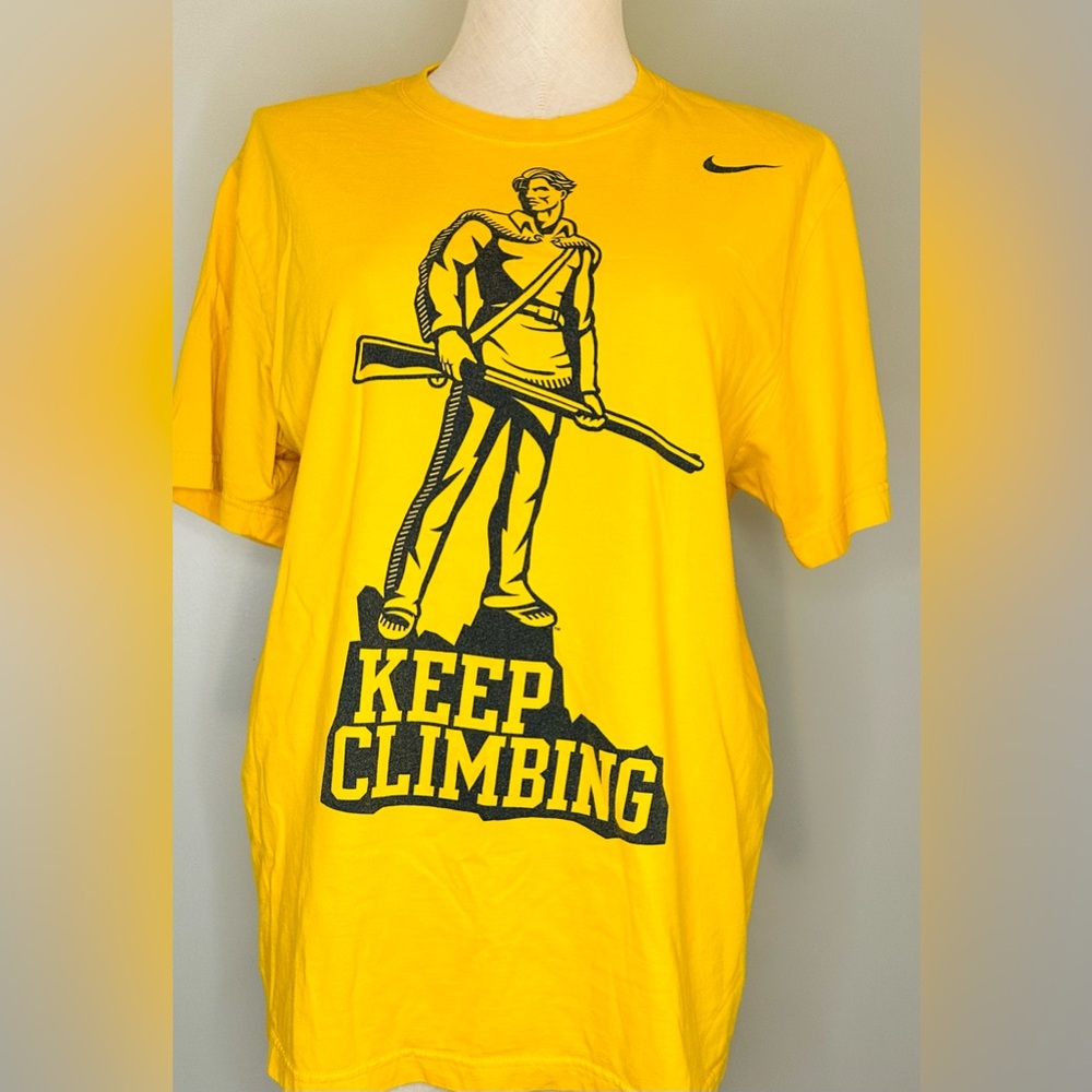 Nike Men’s Size Large - WVU Mountaineers - Inaugural Big 12 Shirt